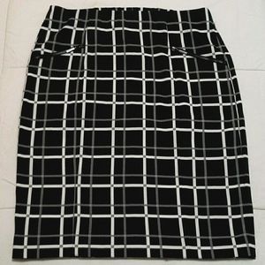 Size 6 dress skirt black plaid